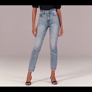 Abercrombie & Fitch High Rise Mom Jean in Acid Wash